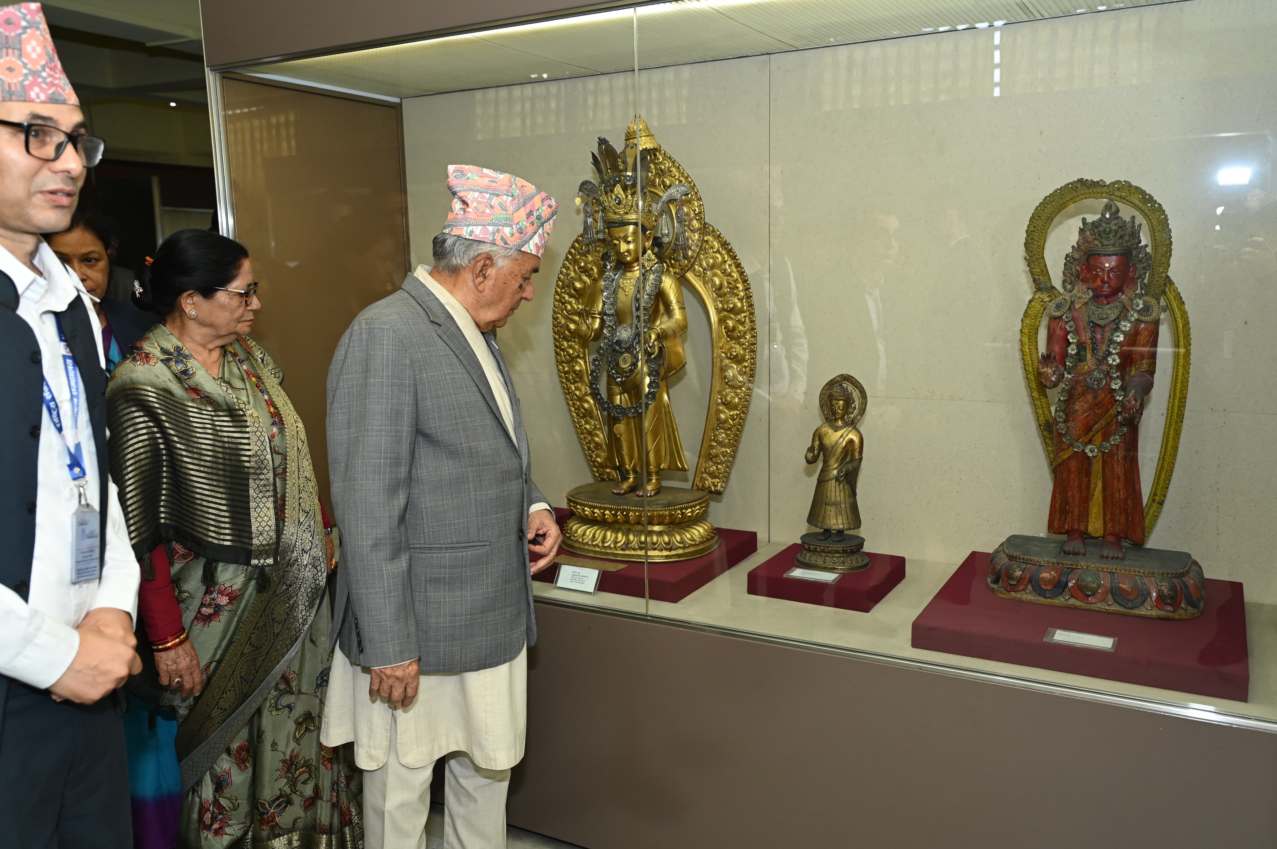 राष्ट्रपतिद्वारा छाउनी संग्रहालयको अवलोकन 