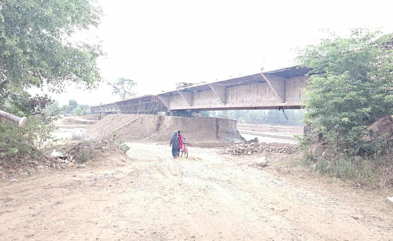 तीन वर्षमा बन्नुपर्ने कञ्चनपुरका दुई पुल नौ वर्षमा पनि सम्पन्न भएन