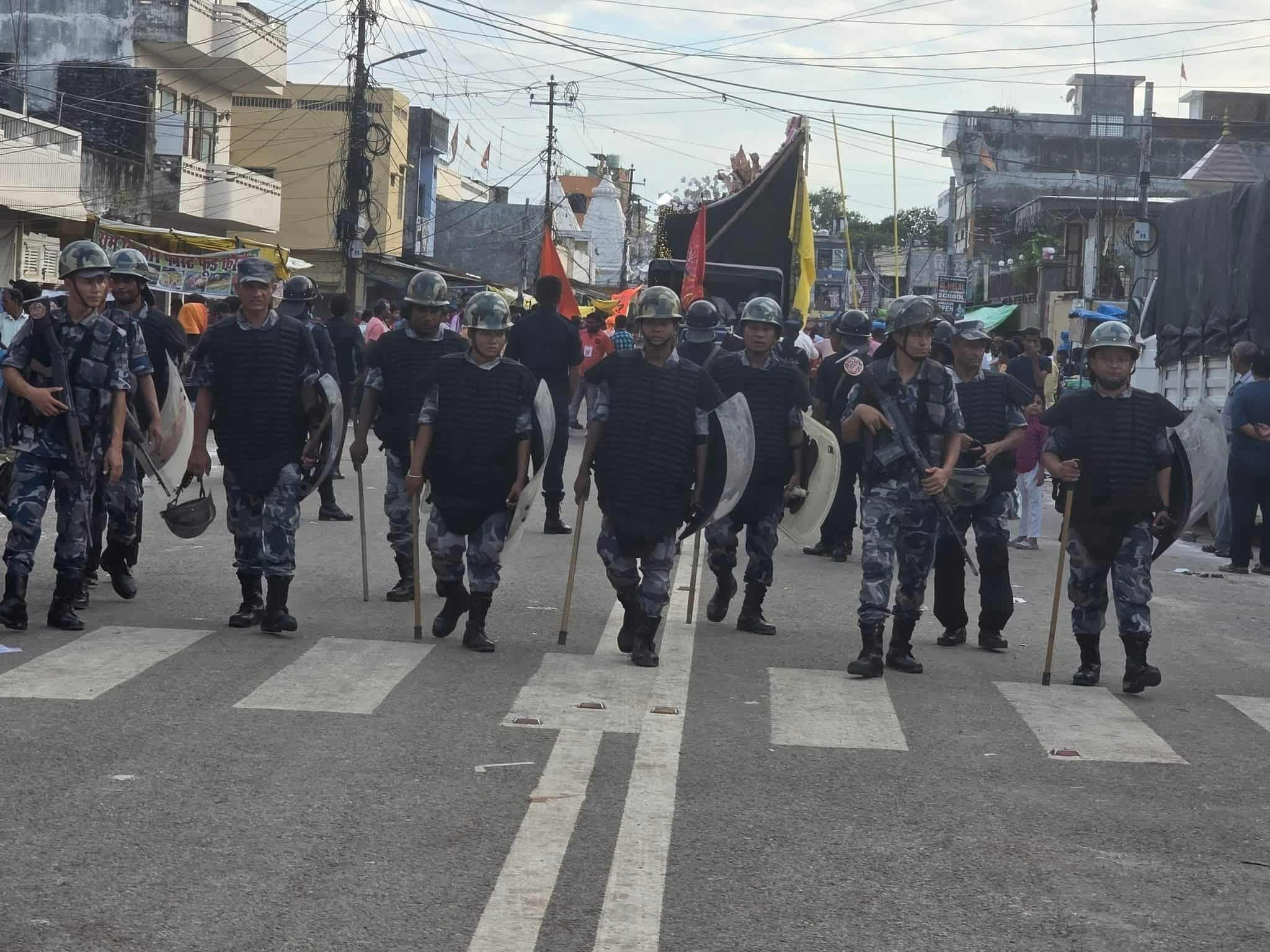 दुर्गा मुर्ति विसर्जनमा झडपः जनकपुरमा कर्फ्यू, नेपालगन्जमा तनाव