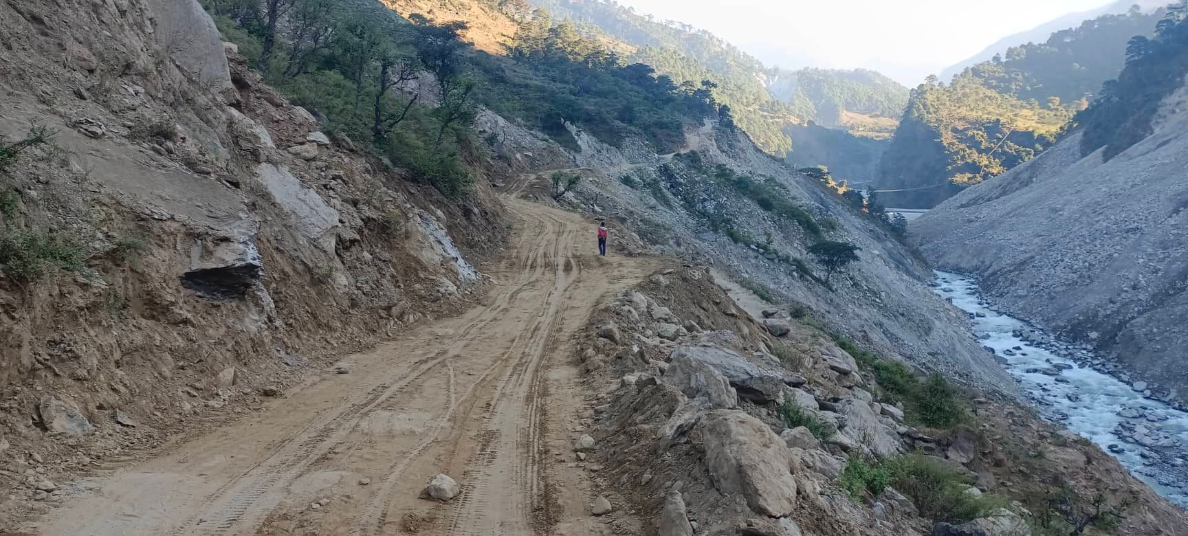 साँफे-मार्तडी राजमार्ग अवरुद्ध