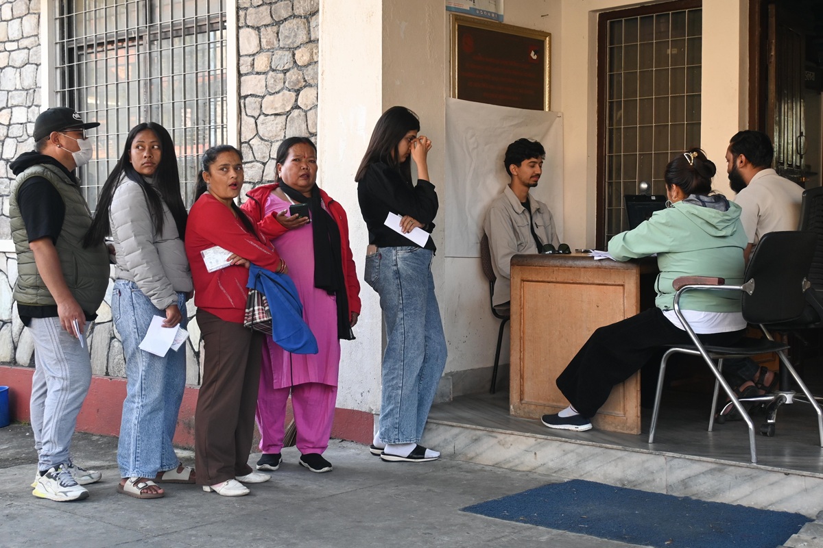 मतदाता नामावली दर्तामा बढ्यो आकर्षण, राष्ट्रिय परिचयपत्र हुनेले बायोमेट्रिक दिनु नपर्ने