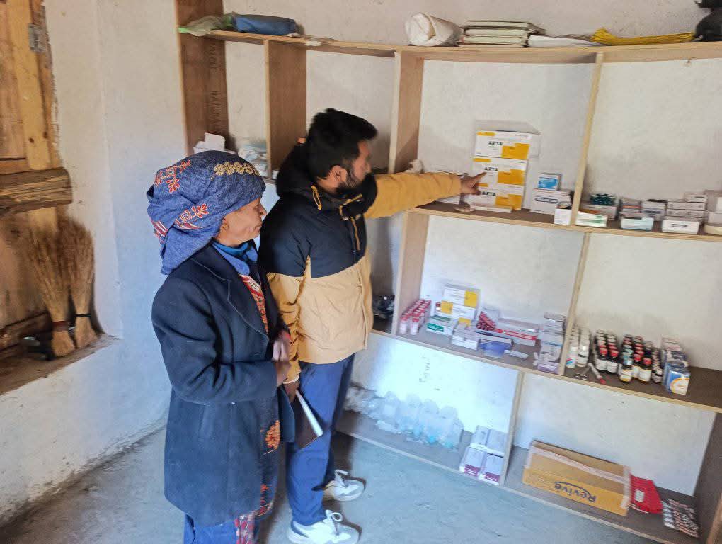 चिसो बढेसँगै त्रिपुरासुन्दरीका तीन स्वास्थ्य संस्थामा अनुगमन, समयमै औषधीकाे माग गर्न सुझाव