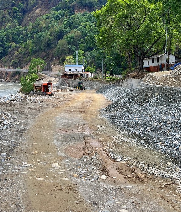 २० वर्षपछि सडक स्तरोन्नति