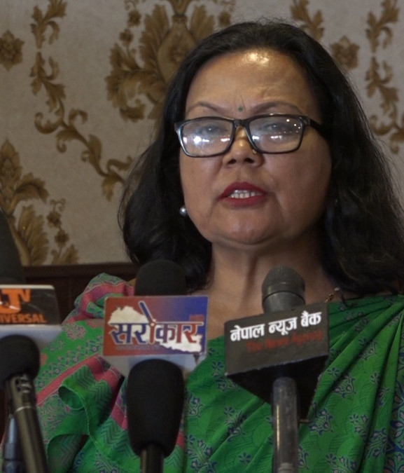 तीन वटै तहमा कार्यरत कर्मचारीलाई निजामती कर्मचारीको परिभाषामा समावेश गर्न माग