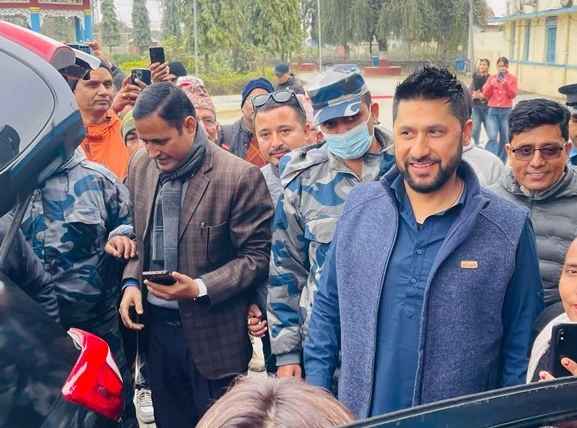 रवि लामिछानेलाई निकिता र कानुन व्यवसायीको जिम्मा लगाउन आदेश