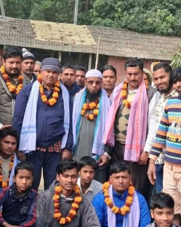 रौतहट–३ मा कांग्रेससहित विभिन्न दल परित्याग गरी दर्जनौं नेता–कार्यकर्ता एमालेमा प्रवेश