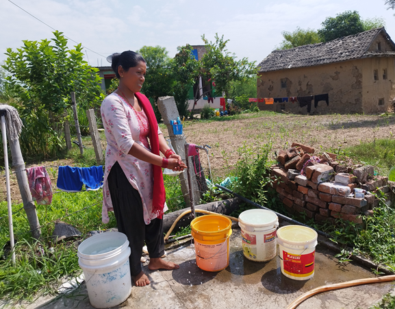 घरघरमा पानीका धारा पुर्‍याउँदै स्थानीय सरकार
