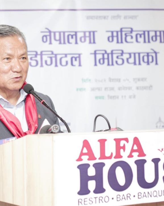 फेसबुकसहितका सामाजिक सञ्जालमा प्रतिबन्ध लाग्न सक्छः सञ्चारमन्त्री गुरुङ