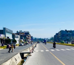 पोखरामा जीर्ण पोल र गुजुल्टिएका तार हटाएपछि फर्किएको सौन्दर्य