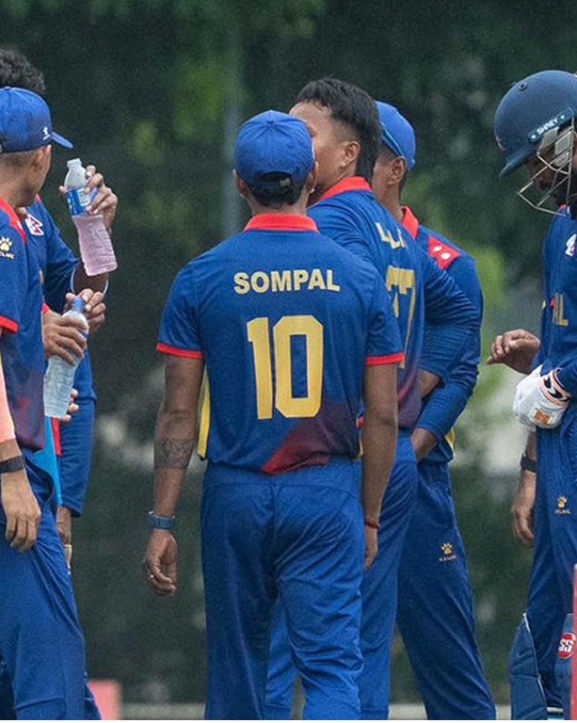 कुवेतविरुद्ध पहिले बलिङ गर्दै नेपाल