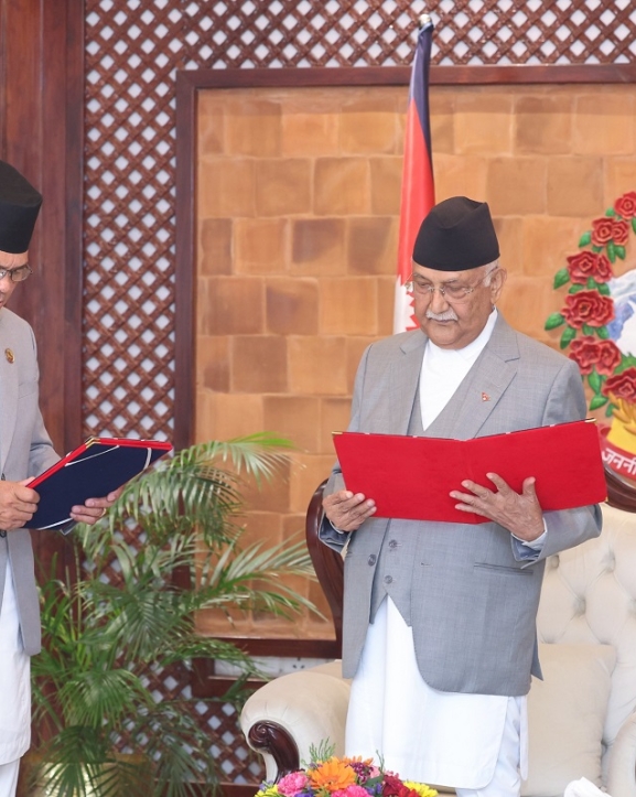 राज्यमन्त्री गर्बुजाले लिए शपथ