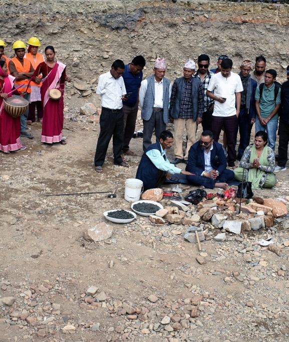 खैरावाङमा खानेपानी आयोजना सुरु, १२ सय घरधुरी लाभान्वित हुने