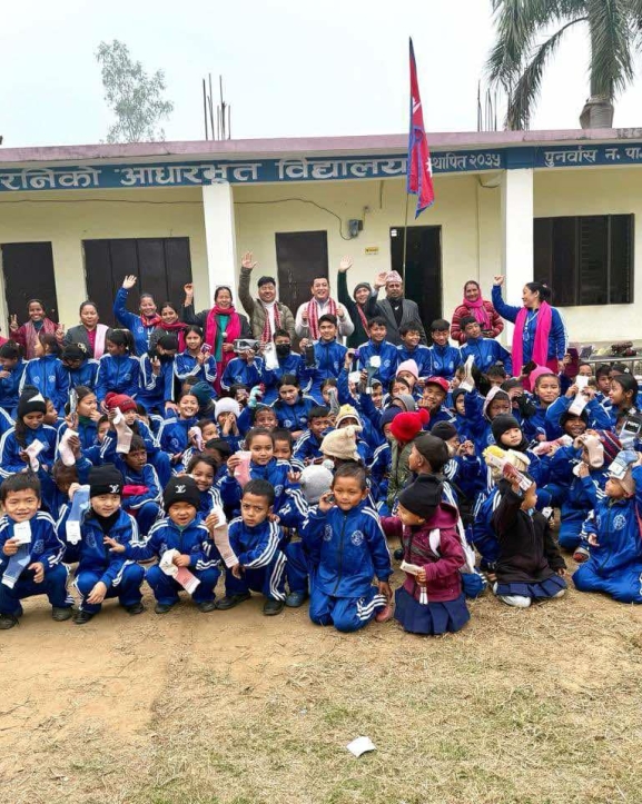 विज्ञान एचआर म्यानेजमेन्टद्वारा न्यानो मोजा वितरण