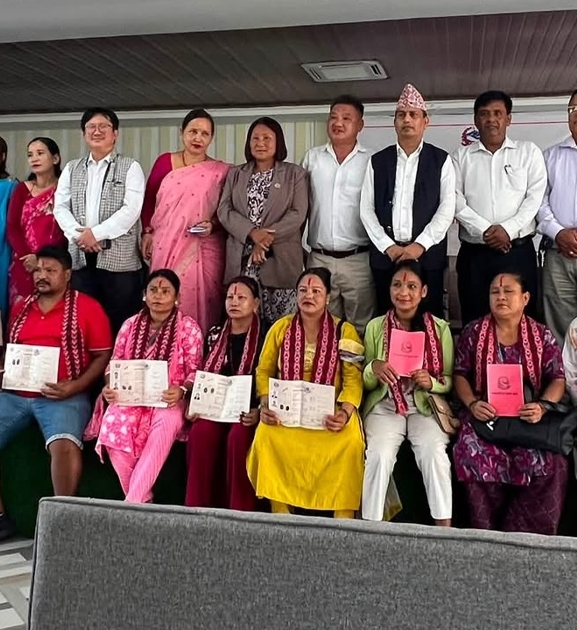 झापाको अर्जुनधारामा लालपुर्जा वितरण, १८ परिवार बने जग्गाधनी
