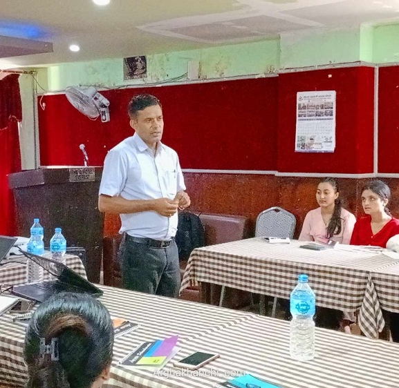 शिक्षा ऐन व्यवहारमा लागू हुन नसकेको गुनासो