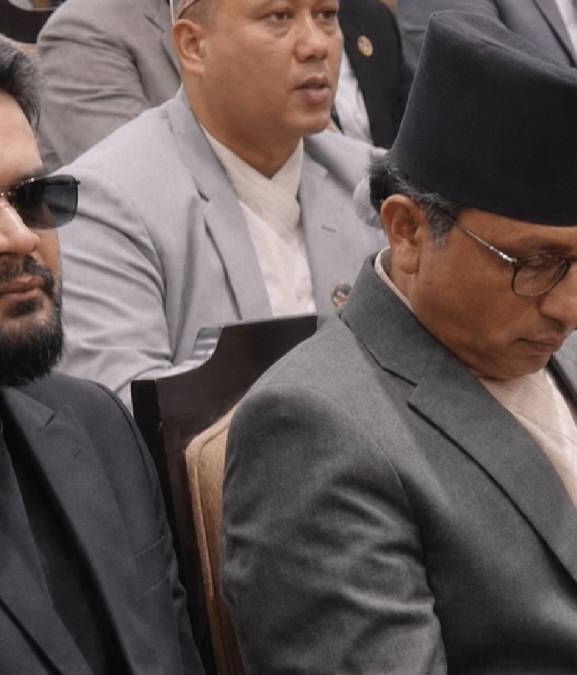 म निदाएको हैन, मोबाइलमा ‘इमर्जेन्सी’ सन्देशहरू हेर्न व्यस्त थिए : अर्थमन्त्री वाग्ले 