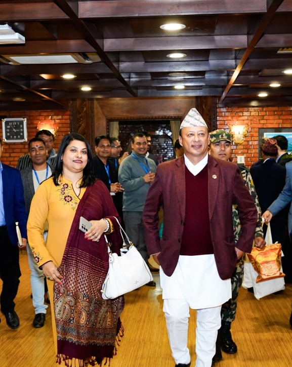 ऊर्जामन्त्री खड्का दिल्ली प्रस्थान