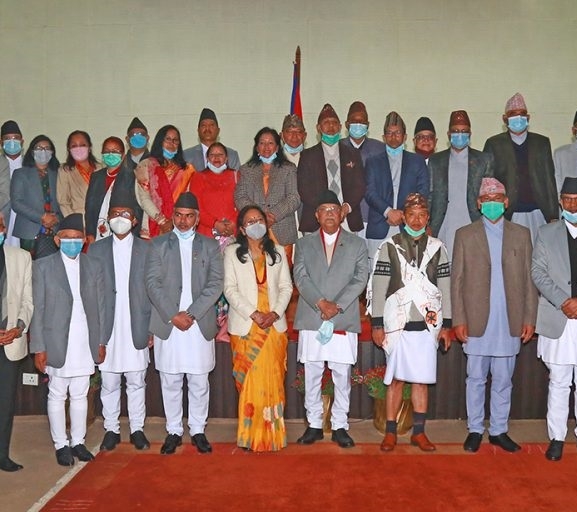 कार्यकाल सकिन लाग्यो, आएन फैसला
