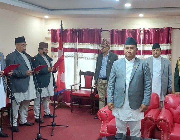बागमती प्रदेश : चार मन्त्रीले लिए शपथ, १३ मन्त्रालयमा १४ मन्त्री नियुक्त