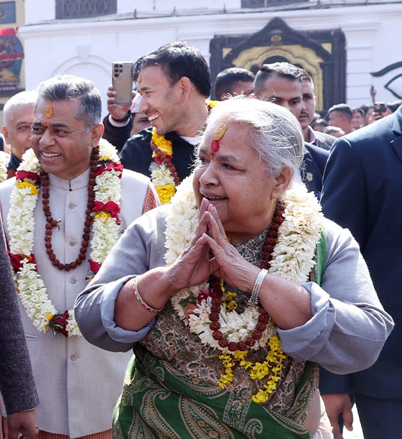 निर्वाचन सम्पन्न भएपछि प्रधानमन्त्री कार्कीले गरिन् पशुपतिमा ‘धन्यवाद पूजा’