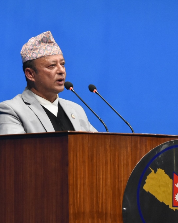 आधारहीन आरोप लगाउनु संसदको गरिमा घटाउने कार्य : उर्जामन्त्री खड्का