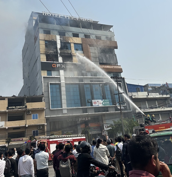 सेन्ट्रल प्लाजा आगलागी, ७ घण्टामा नियन्त्रण