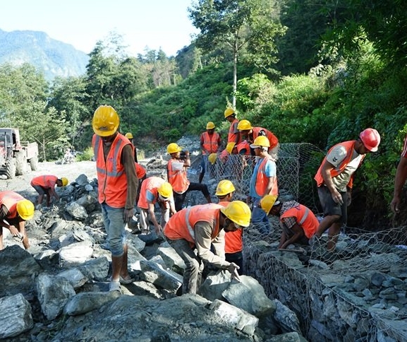 ढोरपाटन जोड्ने सडक स्तरोन्नितका लागि एक अर्ब बजेट