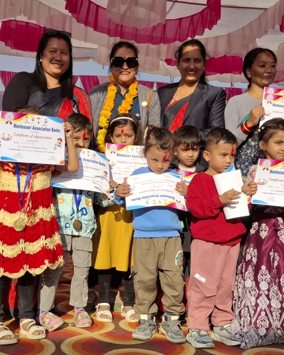 मन्टेश्वरी एशोसिएशन बाँकेद्वारा बालबालिकालाई प्रमाण पत्र र पदक प्रदान