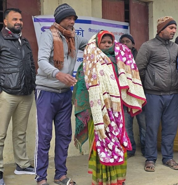 सगरमाथा लुम्बिनी इन्स्योरेन्सद्वारा न्यानो कम्बल वितरण