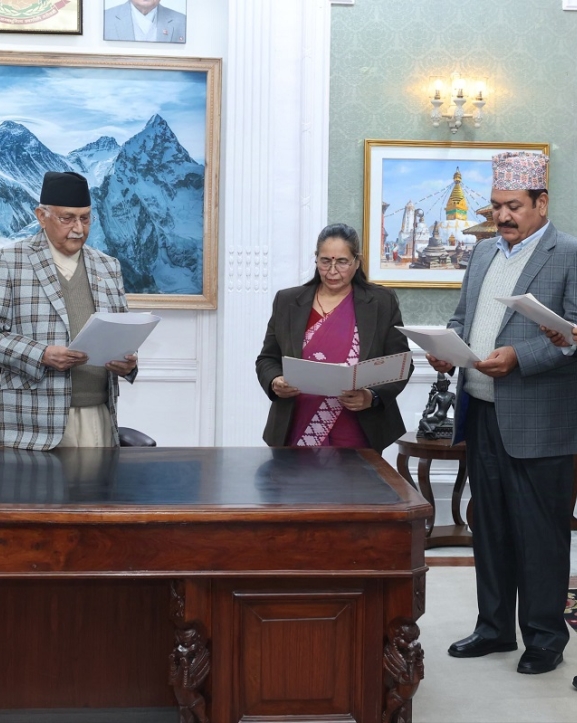 प्रधानमन्त्रीसमक्ष तीन विश्वविद्यालयका उपकुलपतिको शपथ