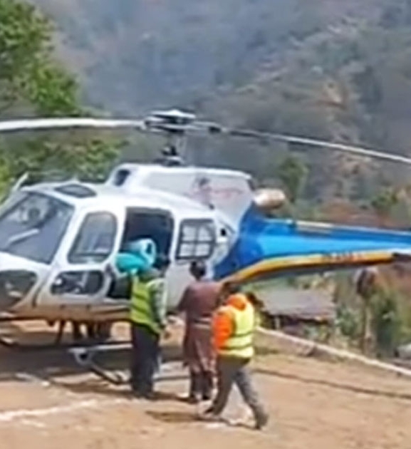 खोटाङ हेलिकप्टर दुर्घटना : घाइतेलाई उपचारका लागि काठमाडौँ ल्याइयो