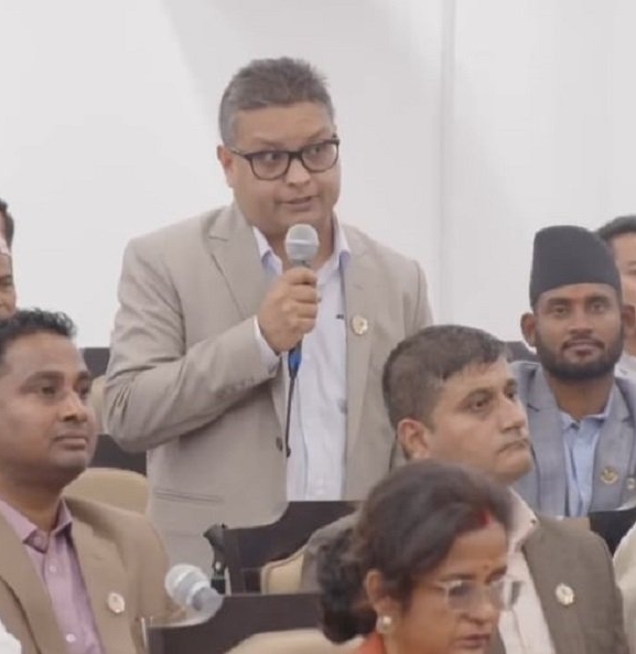 'हप्तामा दुई दिन बिदा दिने निर्णय तत्काल पुनर्विचार गर्नुपर्छ'