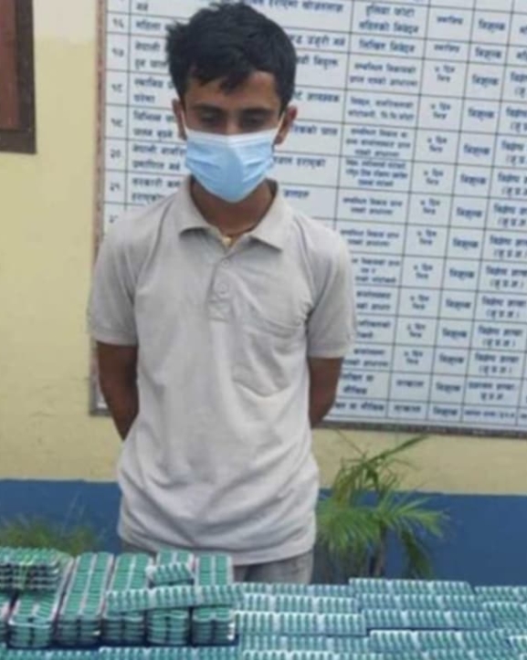 लागुऔषधसहित मेडिकल संचालक पक्राउ