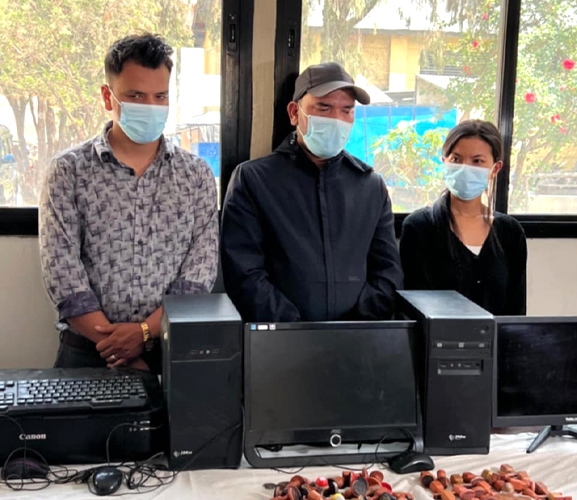 नक्कली कागजात बनाउने गिरोह पक्राउ