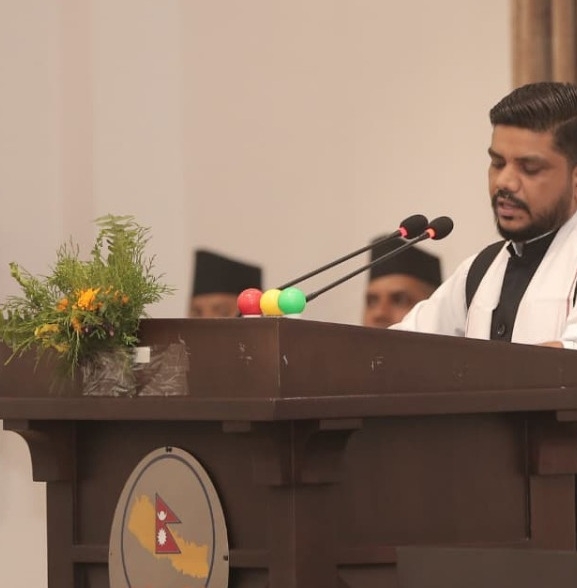 ठगीका ४० हजार उजुरी फर्छयोट गर्ने श्रममन्त्रीको प्रतिबद्धता