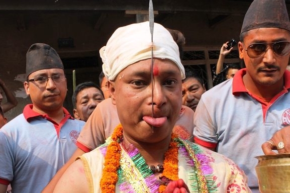 भक्तपुरमा जिब्रो छेड्ने जात्राको ब्रत सुरु