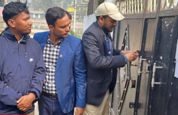 मधेस कृषि विश्वविद्यालयमा कर्मचारीले लगाए ताला
