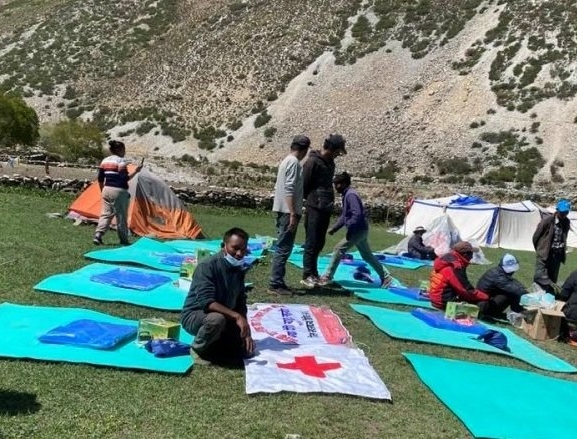 कर्णाली प्रदेश सरकारले पठाएको राहत हुम्ला पुग्यो