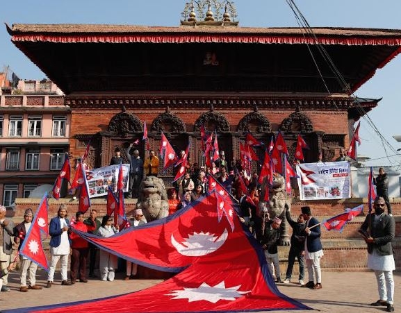 यसरी मनाइयो राष्ट्रिय झण्डा दिवस (तस्बिरसहित)