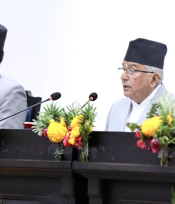 अनुचित र अत्यधिक शुल्क लिने व्यवसायीमाथि कारबाही गर्ने नीति