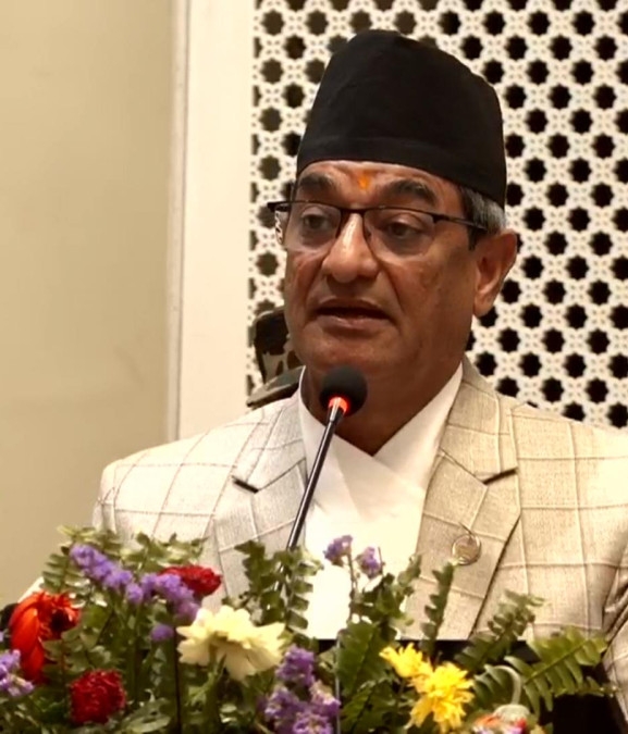 १० महिनामा सरकार फेरिँदैन : गृहमन्त्री लेखक