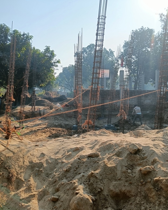 अदालतको आदेश उल्लंघन गर्दै लहानमा वडा कार्यालय निर्माण गरिँदै, स्थानीयको विरोध