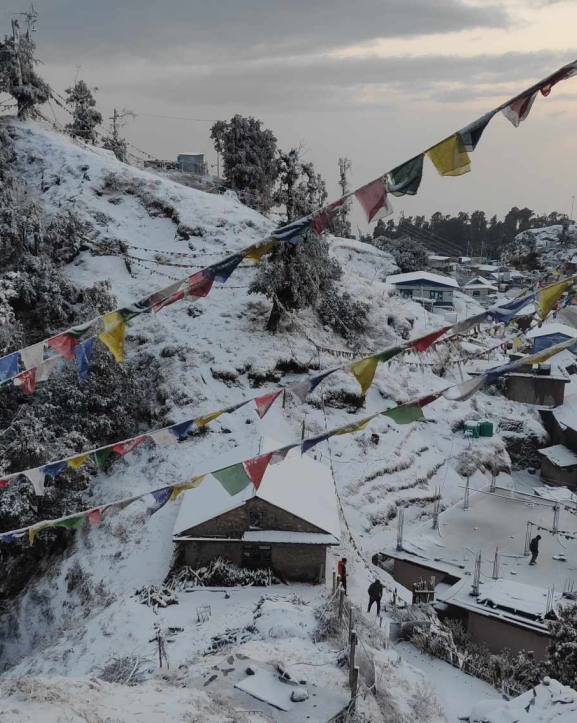 सङ्खुवासभाको मकालु क्षेत्रमा हिमपात, जनजीवन प्रभावित