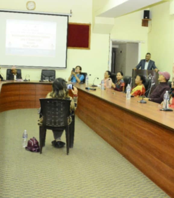 'नेपालभाषाका नारी कविहरूका कवितामा भाषा र बिम्बको प्रयाेग' माथि विमर्श