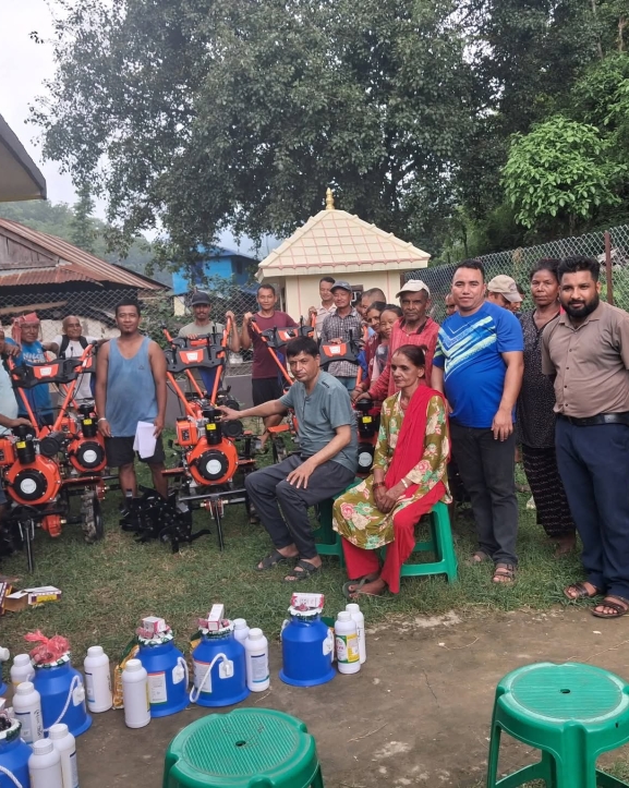 सामुदायिक वनको आम्दानीले गाउँ झिलिमिली, किसानलाई हाते ट्याक्टरदेखि सस्तो ऋणसम्म