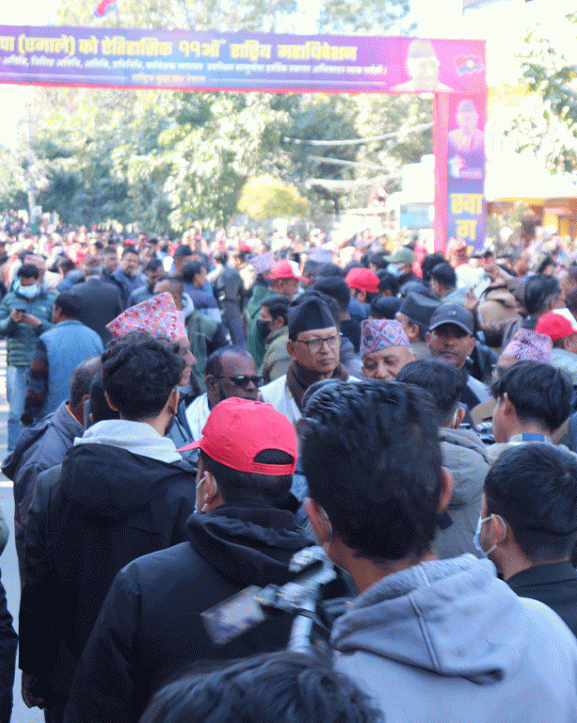 भोट खसाल्ने ठाउँमा मोबाइल र उम्मेदवारको लिस्ट लैजान रोक