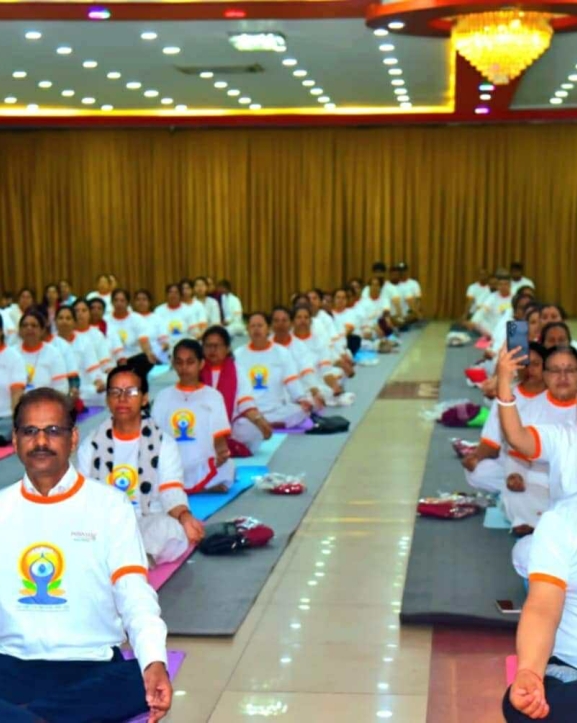 हेटौंडामा योग शिविरः मुख्यमन्त्रीसहित २ सय बढीको सहभागिता
