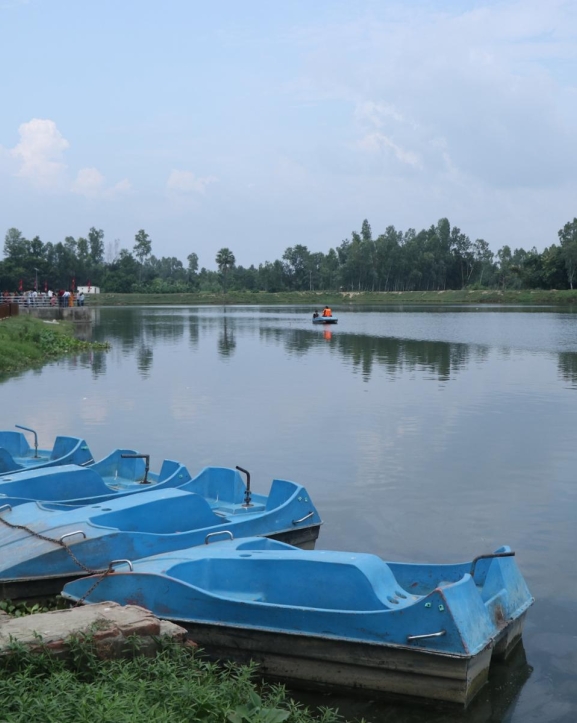 नाढीमन ताल अवलोकन गर्न पर्यटक आकर्षित