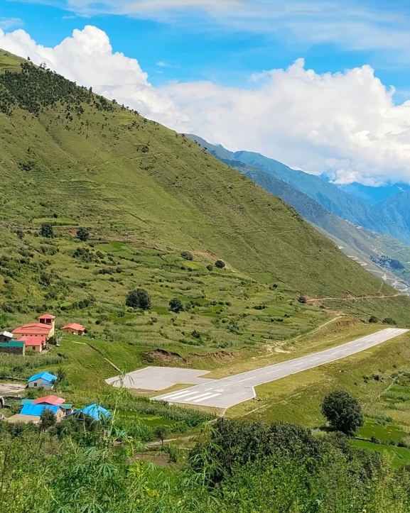 मसिनेचौरमा विमानस्थल बन्यो, आएन जहाज