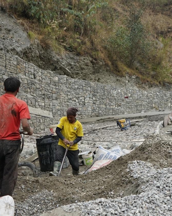 ग्रामीण सडक : मार्ग खुलको १४ वर्षपछि स्तरोन्नति